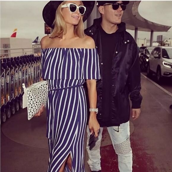 Alice and Olivia Striped Maxi Dress Grazi Off The Shoulder Blue size 6 - Picture 2 of 13